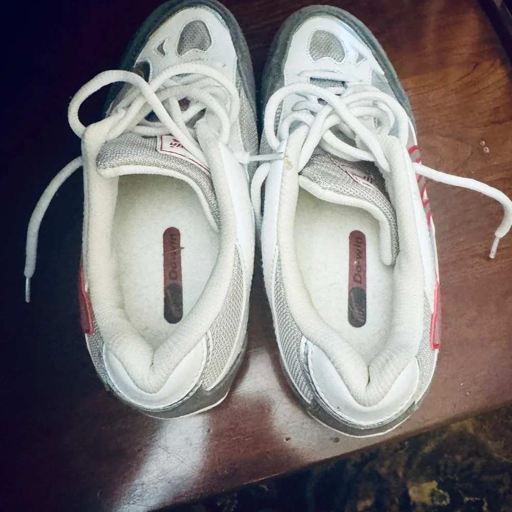 Men's Athletic Shoes - White, Red, and Gray - Picture 6 of 7